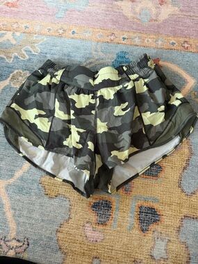 Lululemon camo Hotty Hot shorts
